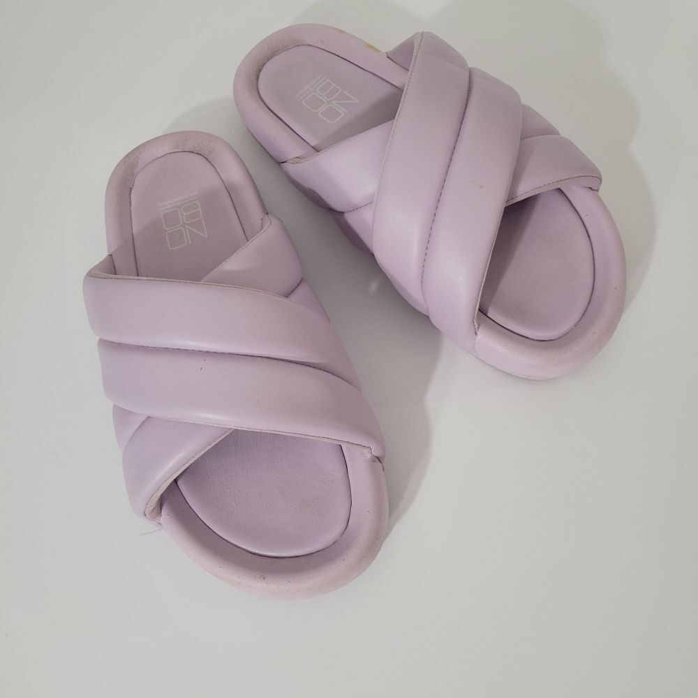 No Boundaries comfy purple sandals